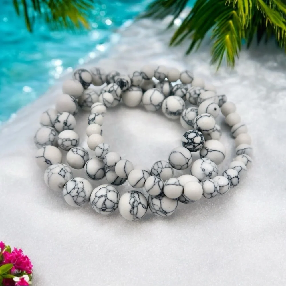 Natural Howlite Bracelet - Picture 5 of 10